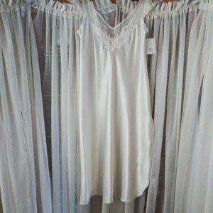 Katherine Bishop Cream Full Length Nightgown